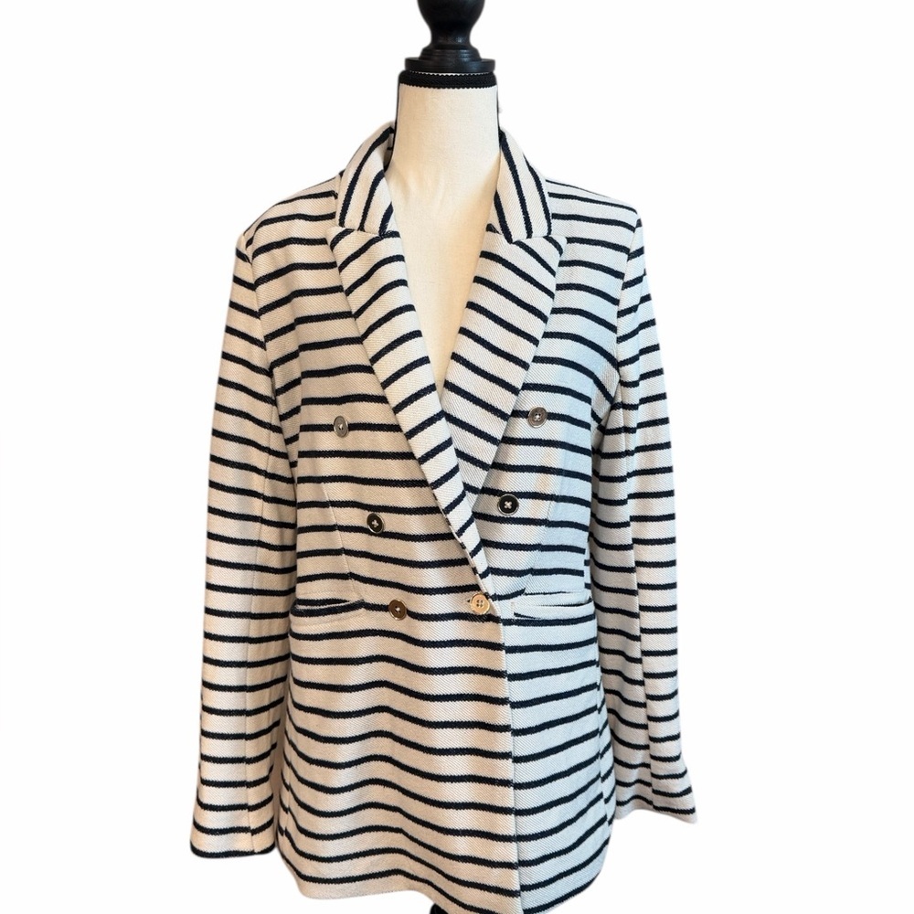 Joie Striped Blazer and White Pants Outfit - Picture 2 of 16